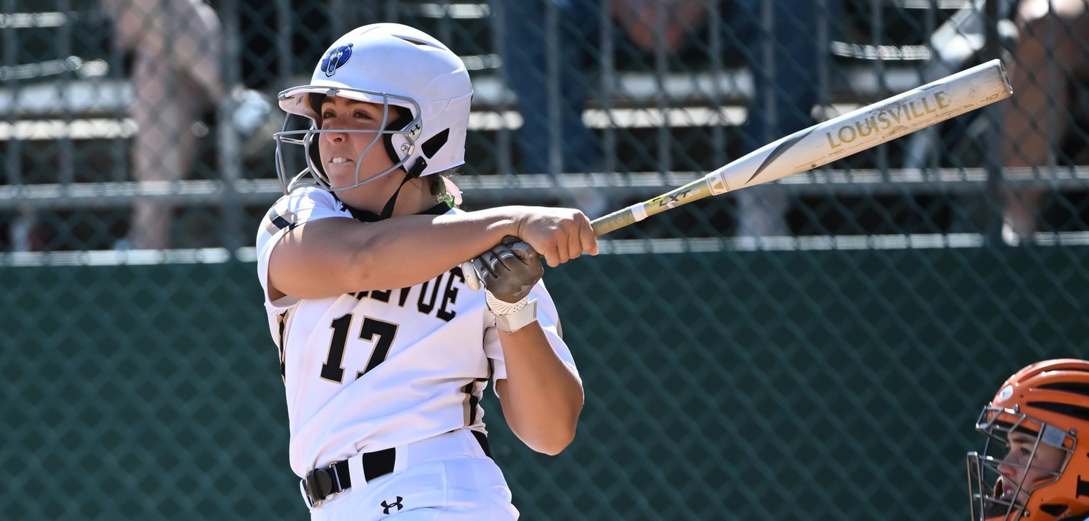 Lauren Jurek ended both games with extra-base hits in the sixth inning of each contest.