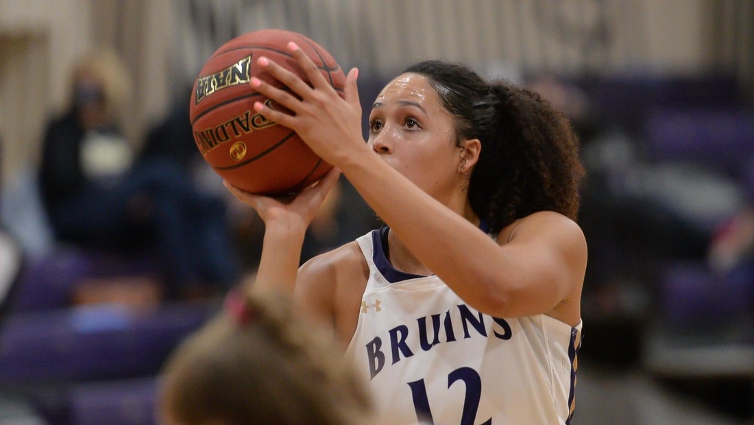 Elexis Martinez recorded a double-double with 17 points and 14 rebounds.