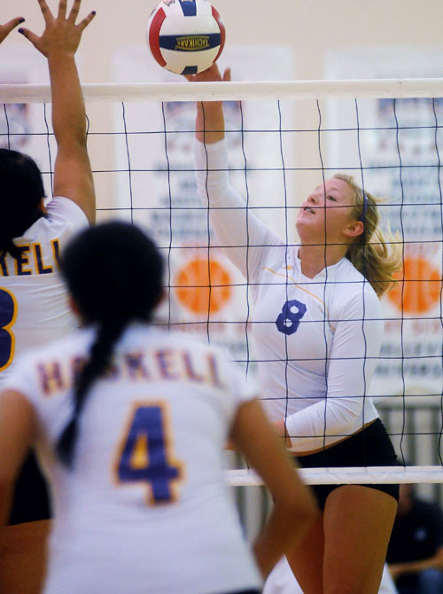 No. 7 LC State edges Bruins in four sets
