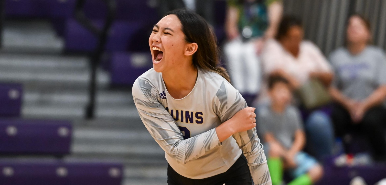 Raeanne Kimoto finished the day with 49 digs in six sets.