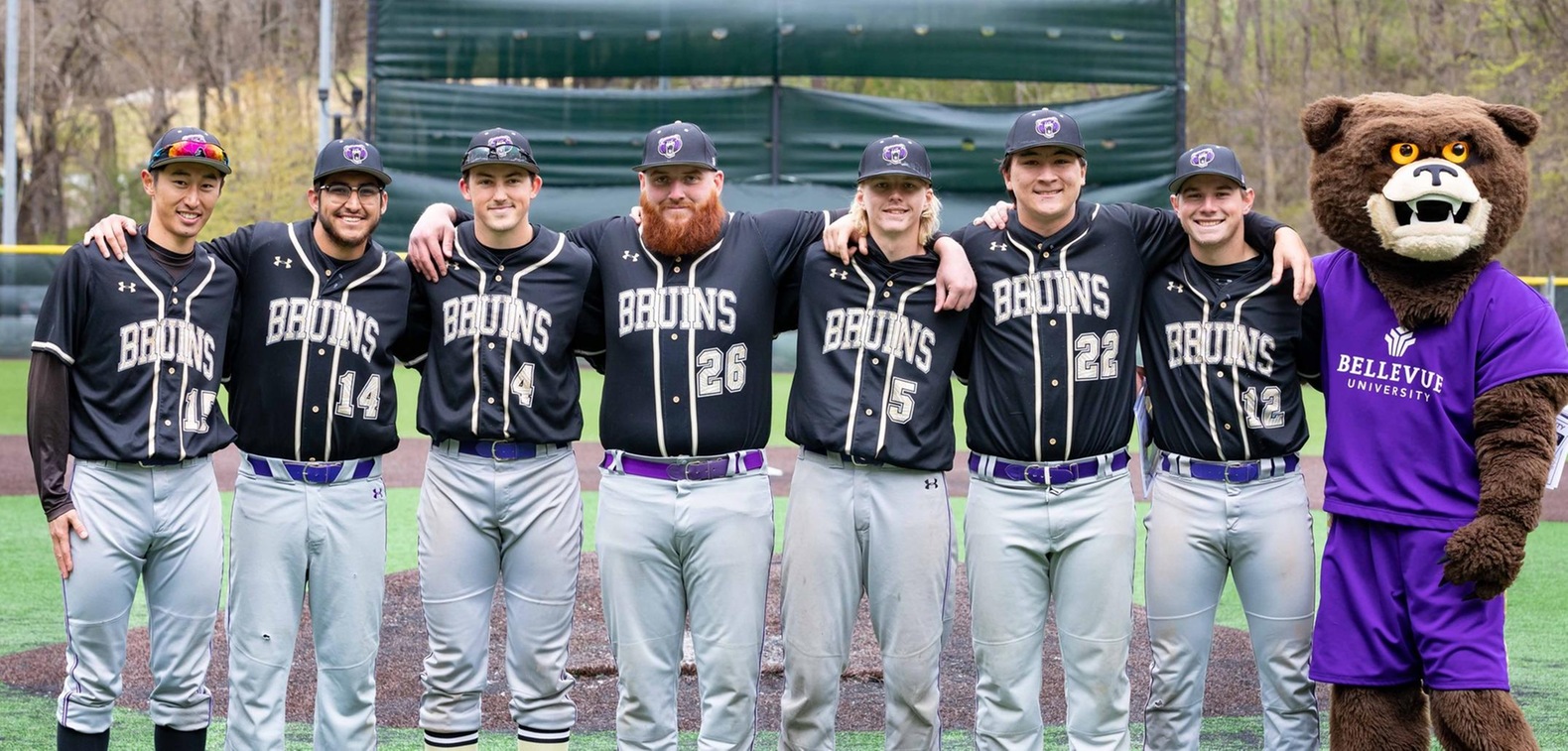 Senior Day sweep give BU series win over Comets