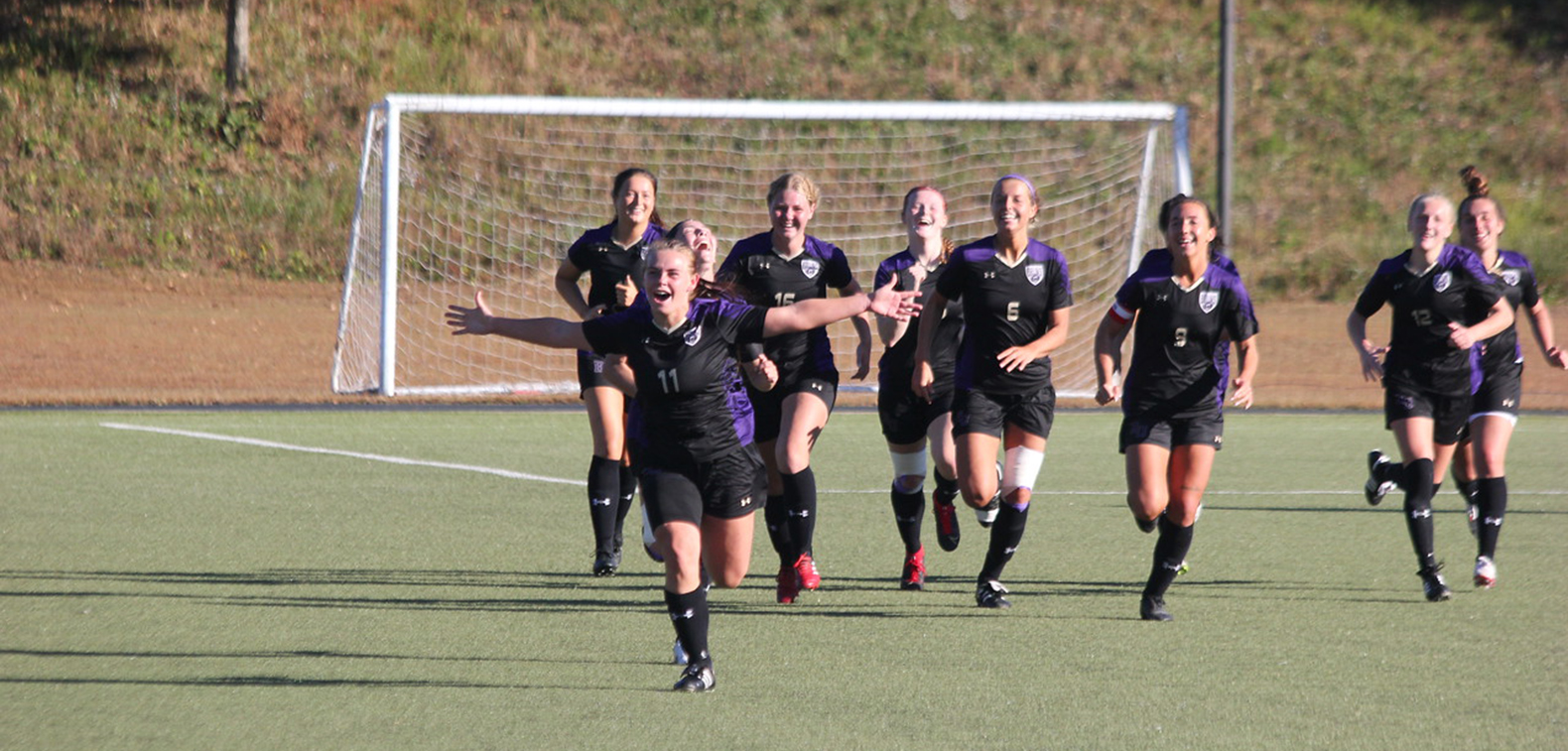 Bruins down Viterbo, qualify for Nationals on Nolte’s golazo