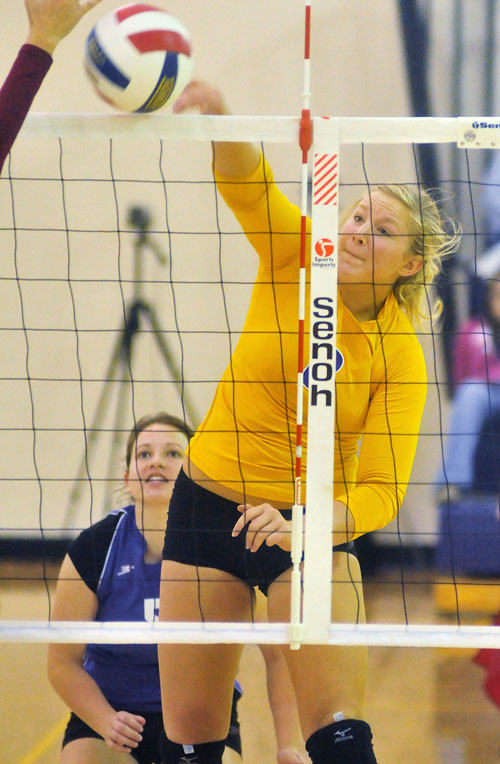 Bruins tie for MCAC title with two sweeps