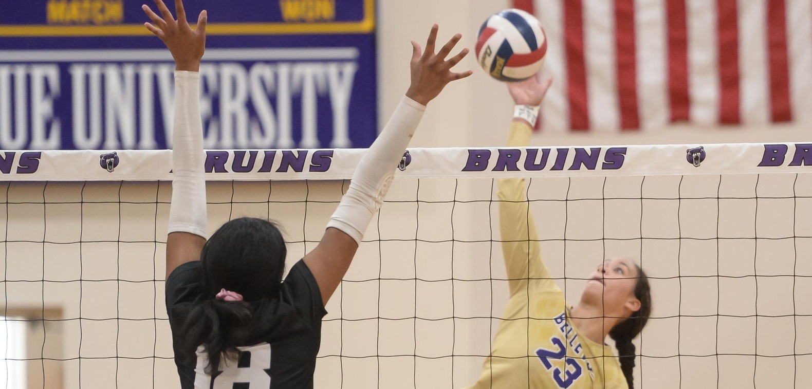 Eve Fountain led the Bruins with 16 kills and 15 digs.